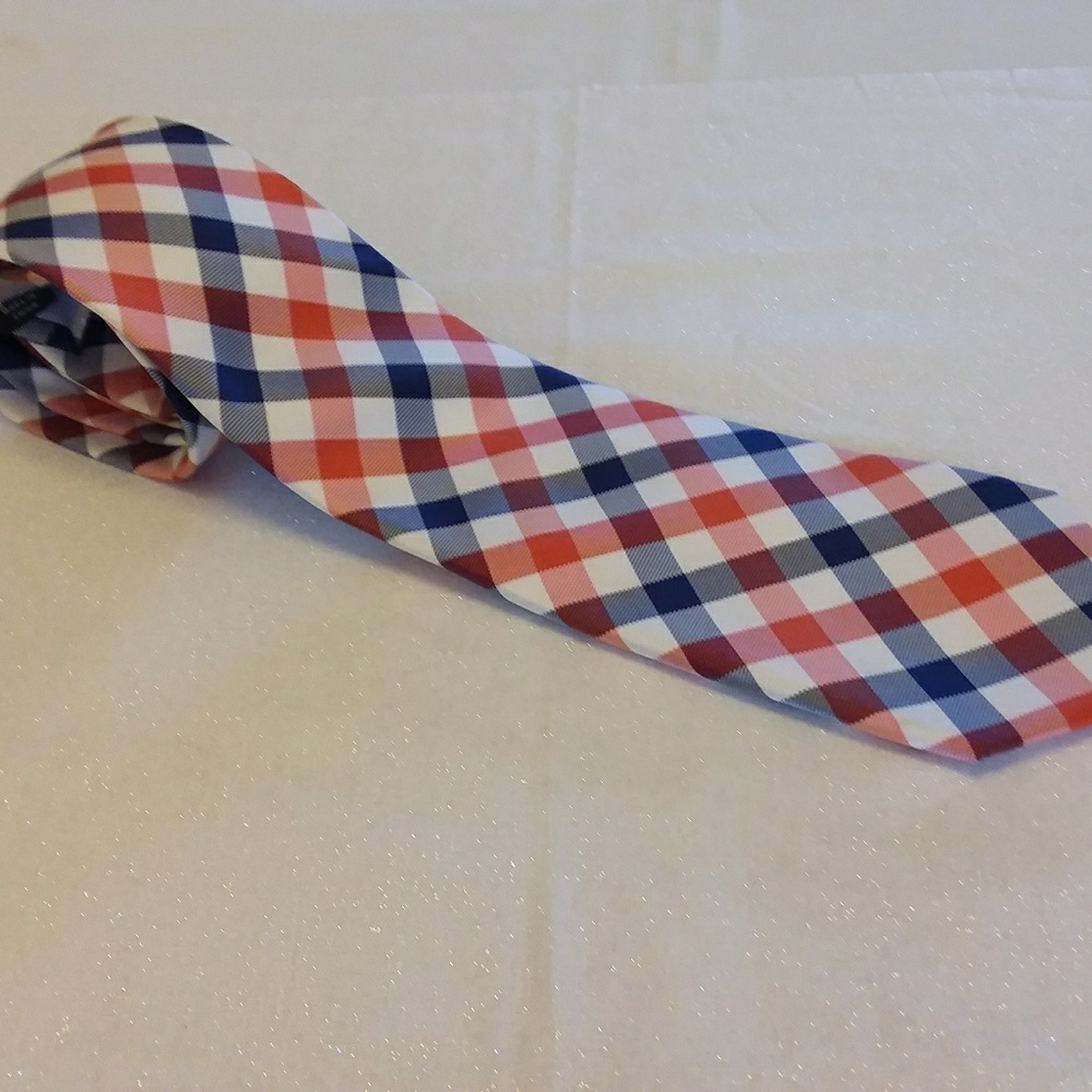 Tommy Hilfiger Men's 100% Silk Iowa Check Tie